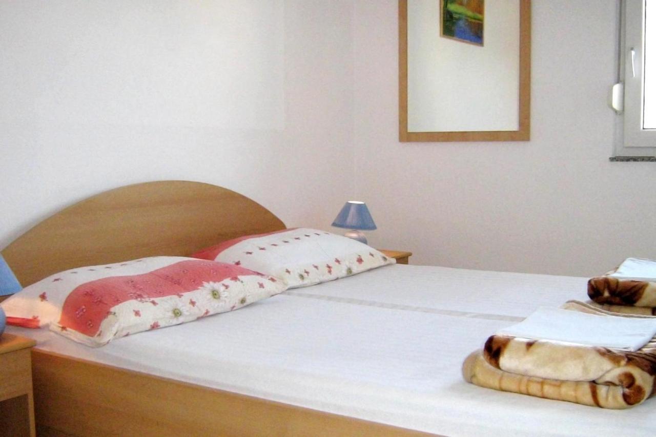 Family Friendly Apartments With A Swimming Pool Businci, Ciovo - 11232 Trogir Exterior photo