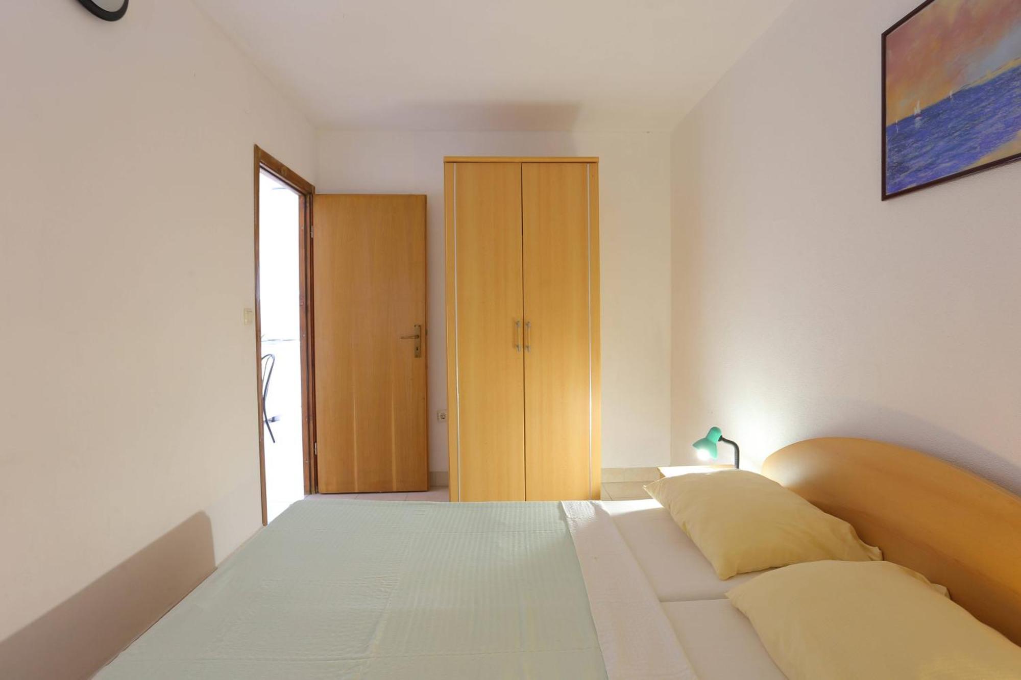 Family Friendly Apartments With A Swimming Pool Businci, Ciovo - 11232 Trogir Room photo