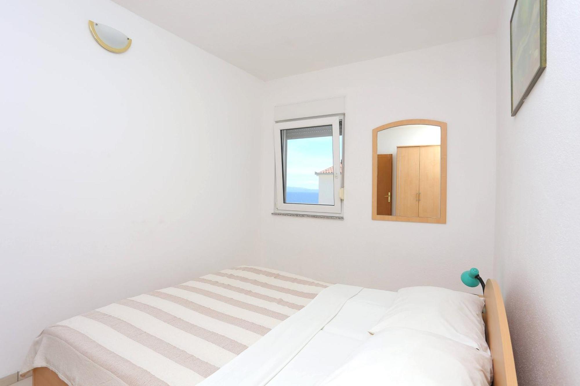 Family Friendly Apartments With A Swimming Pool Businci, Ciovo - 11232 Trogir Room photo