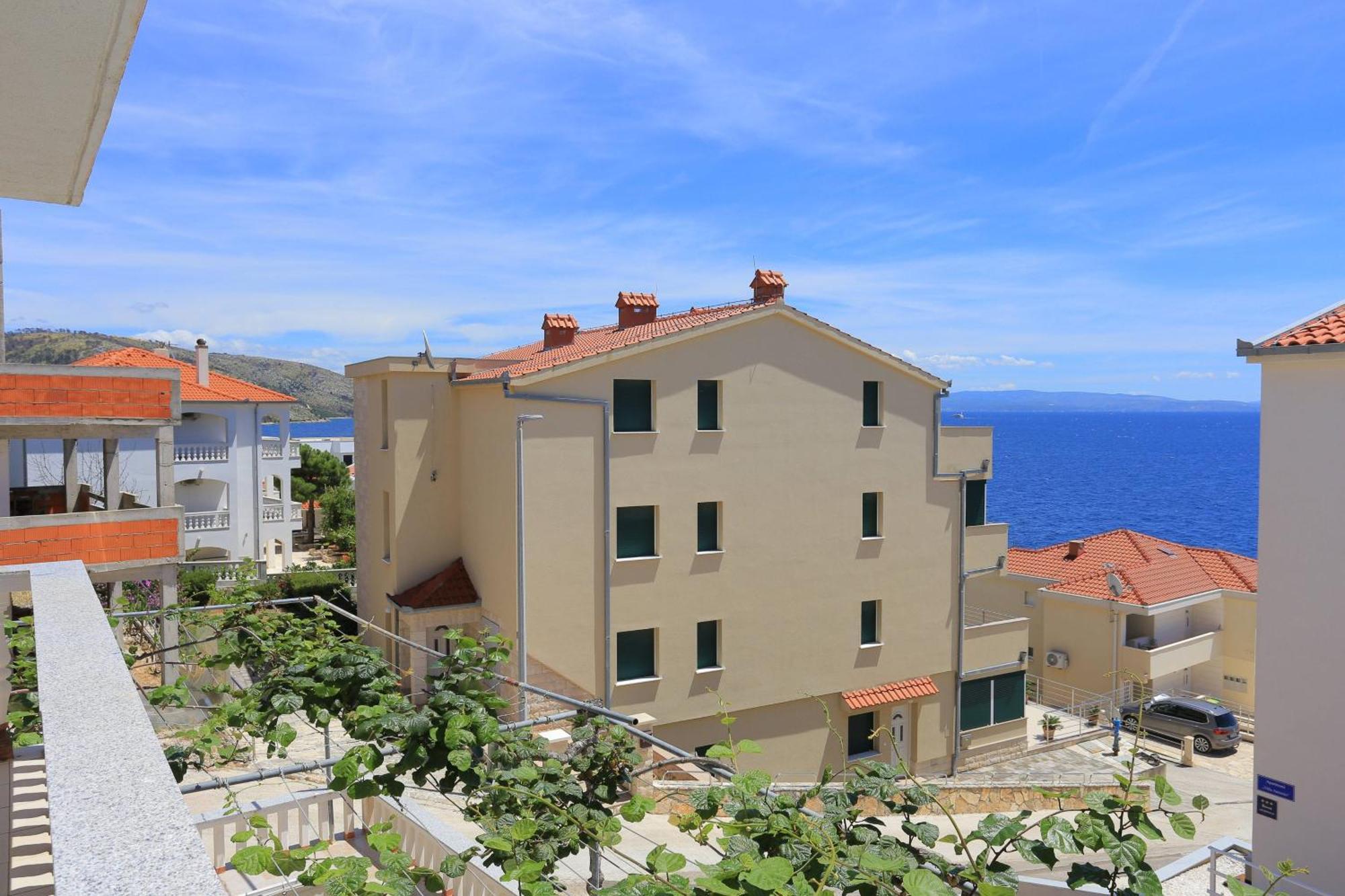 Family Friendly Apartments With A Swimming Pool Businci, Ciovo - 11232 Trogir Exterior photo