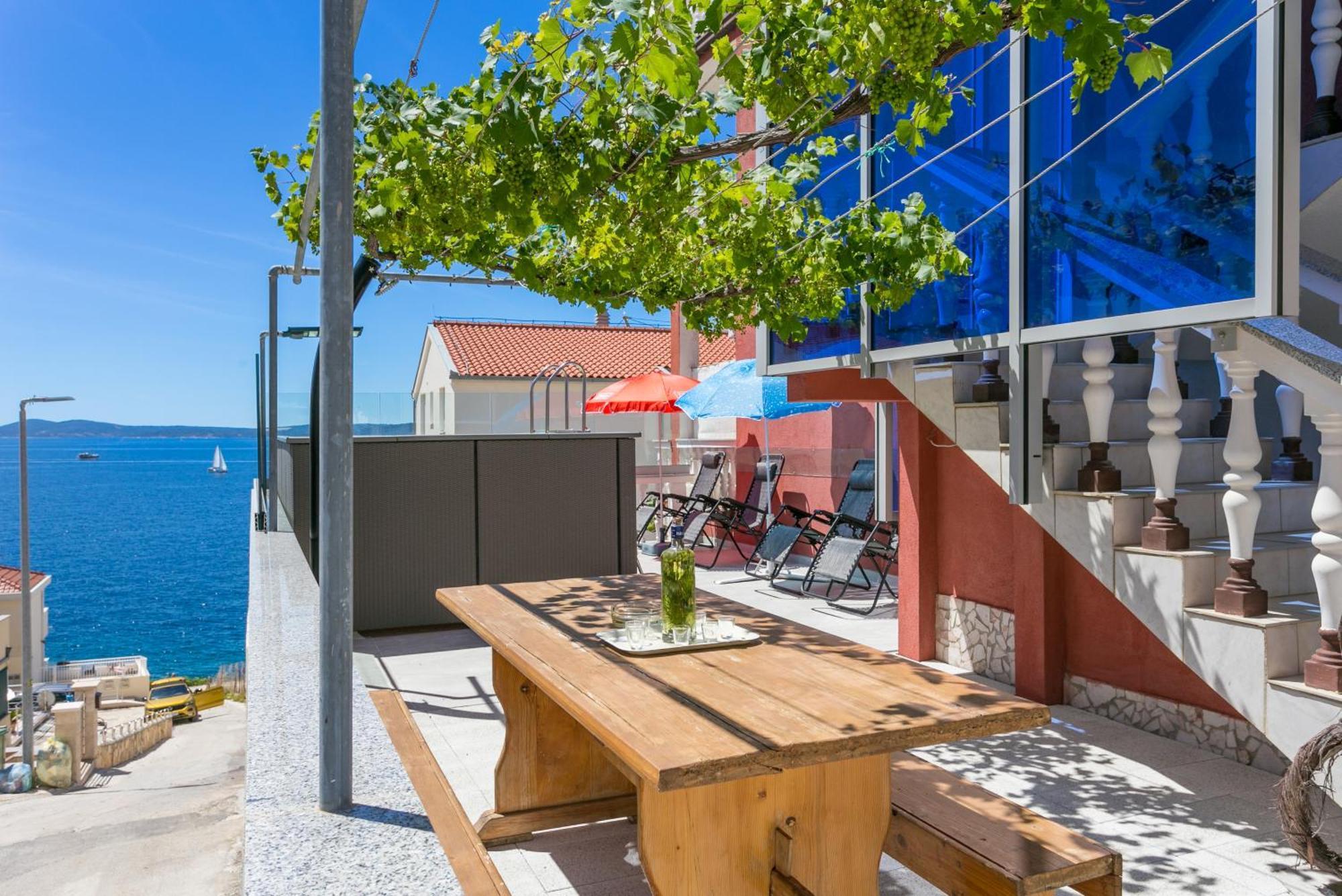 Family Friendly Apartments With A Swimming Pool Businci, Ciovo - 11232 Trogir Exterior photo